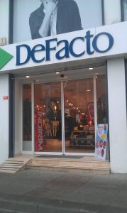 fotoselli cam kapı defacto 3n kapi